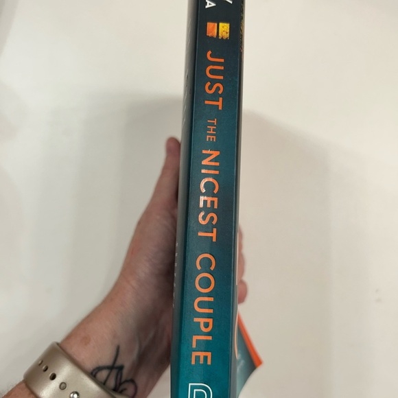 Just The Nicest Couple by Mary Kubica PB - Picture 3 of 3